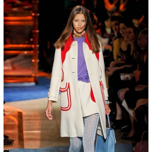 Miu Miu lucite choker from the iconic Spring collection gift box - Picture 12 of 13